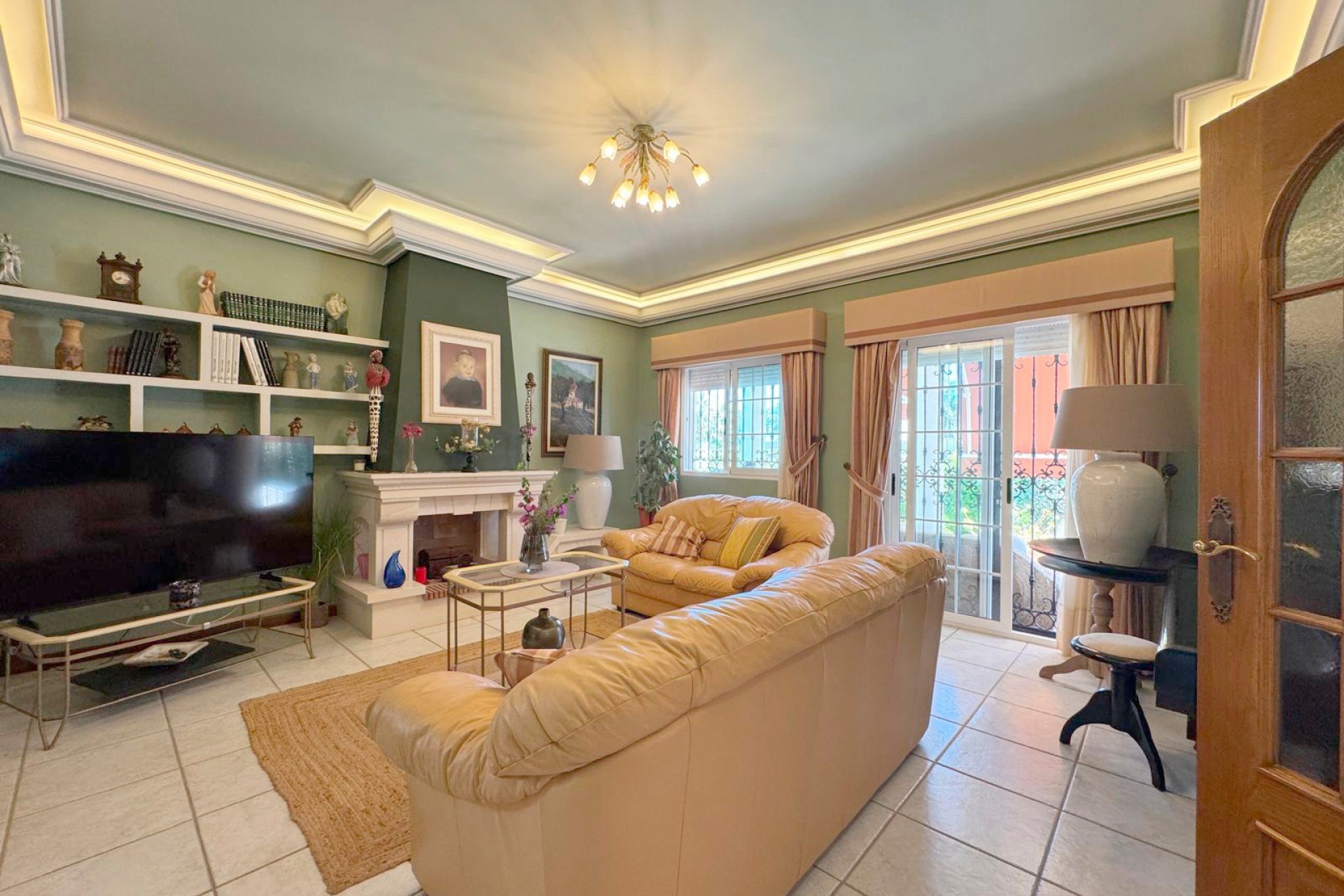 Resale - Villa -
Torrevieja - Costa Blanca