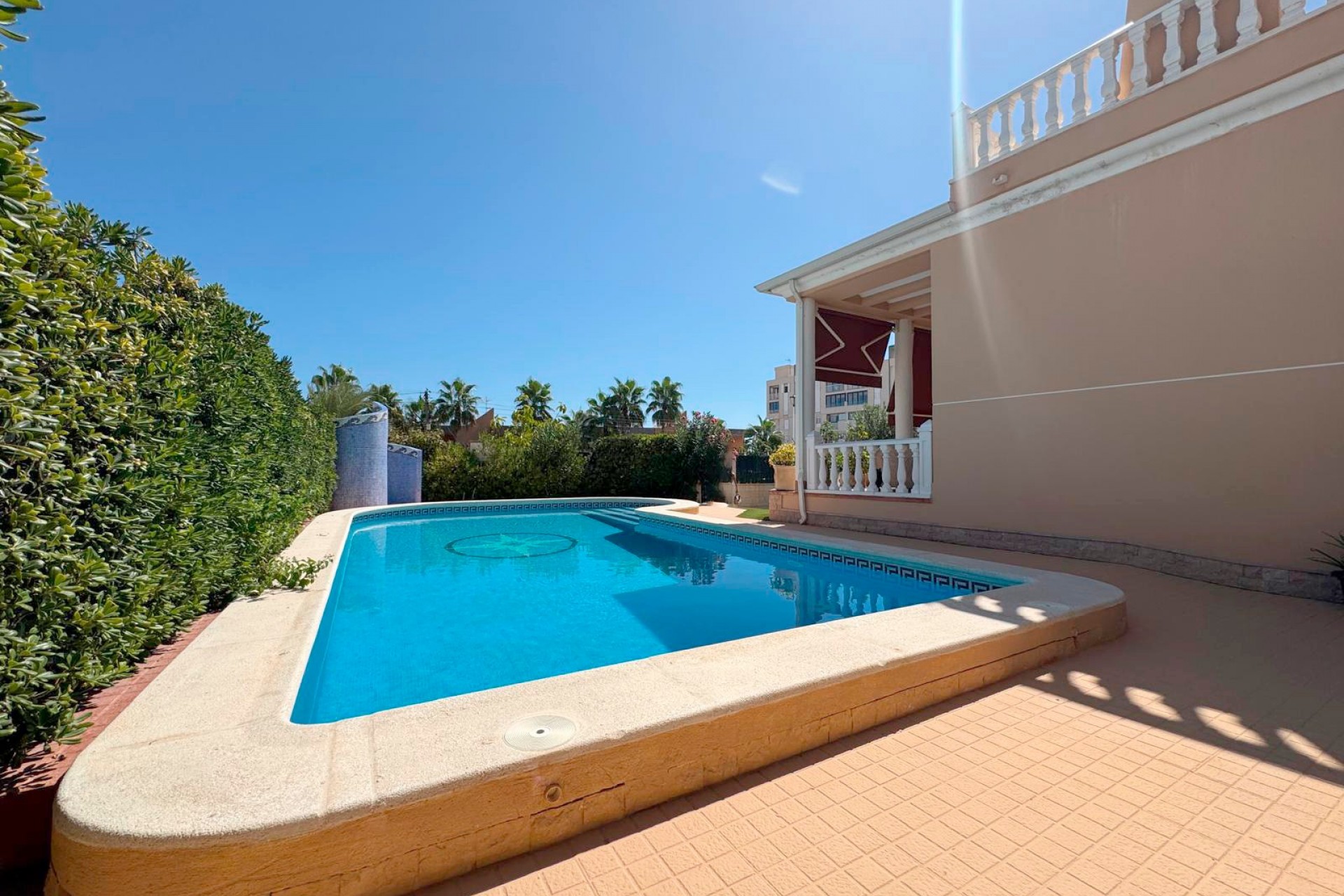 Resale - Villa -
Torrevieja - Costa Blanca