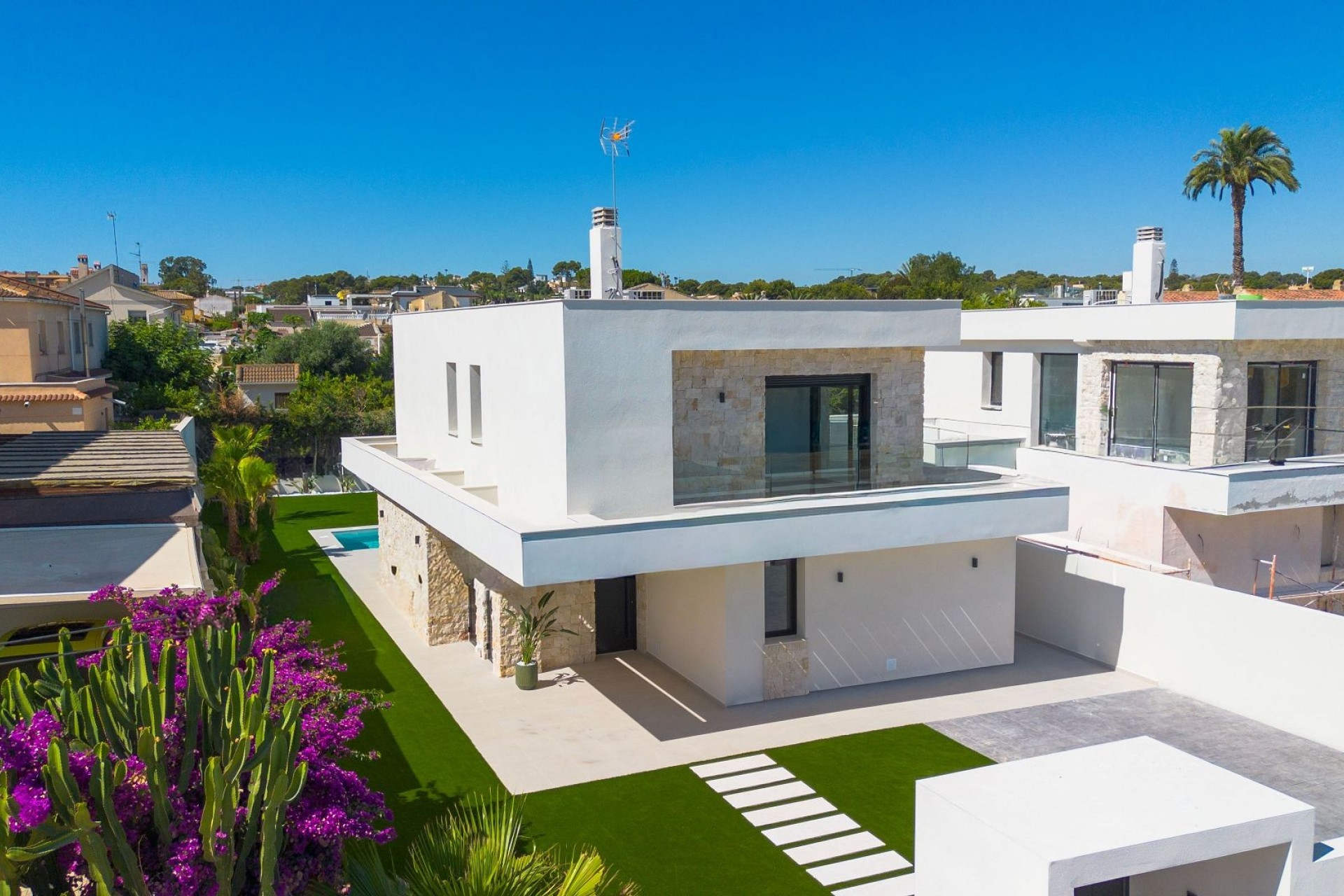 Resale - Villa -
Torrevieja - Costa Blanca