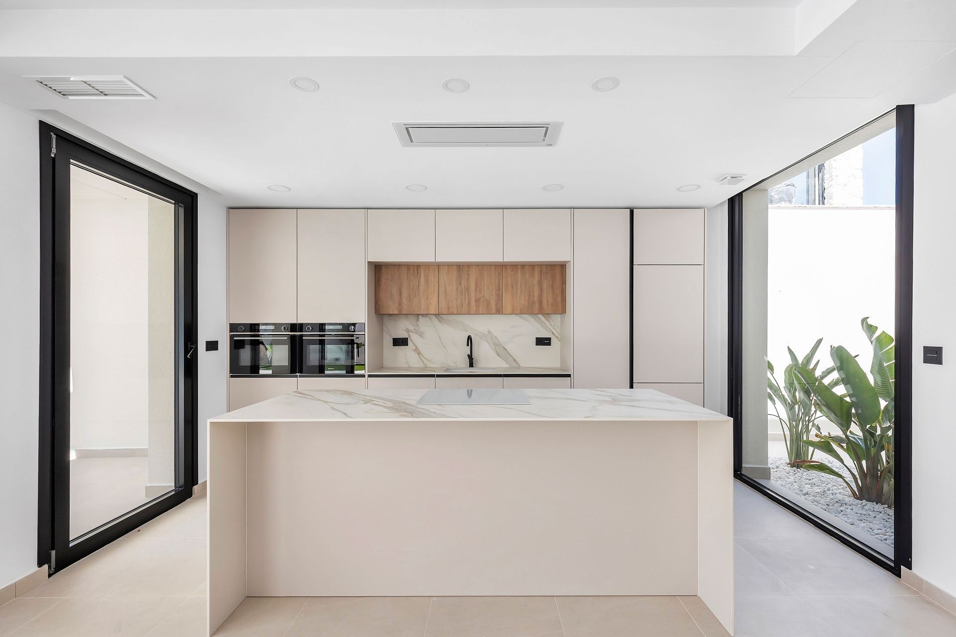 Resale - Villa -
Torrevieja - Costa Blanca