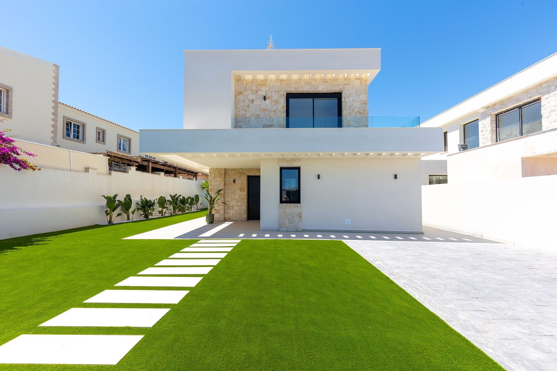 Resale - Villa -
Torrevieja - Costa Blanca