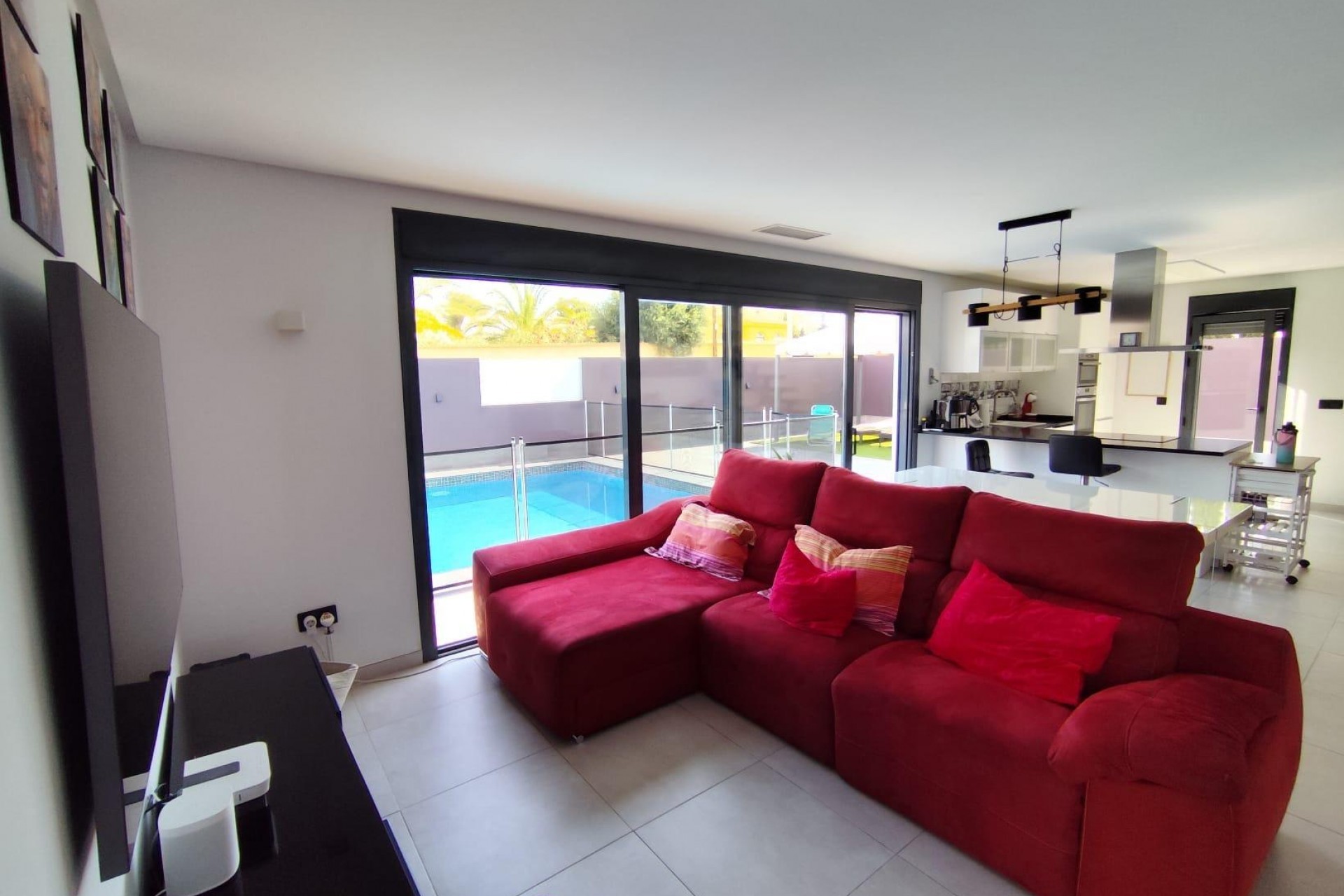 Resale - Villa -
Torrevieja - El Chaparral