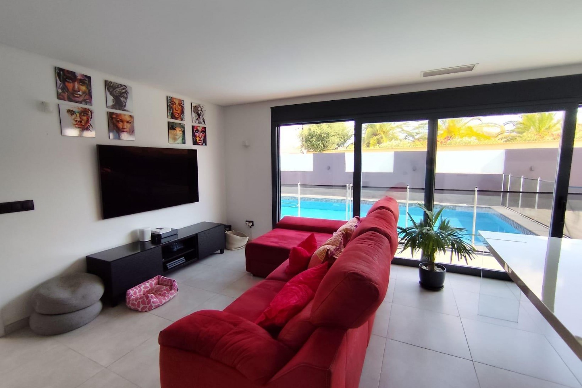 Resale - Villa -
Torrevieja - El Chaparral