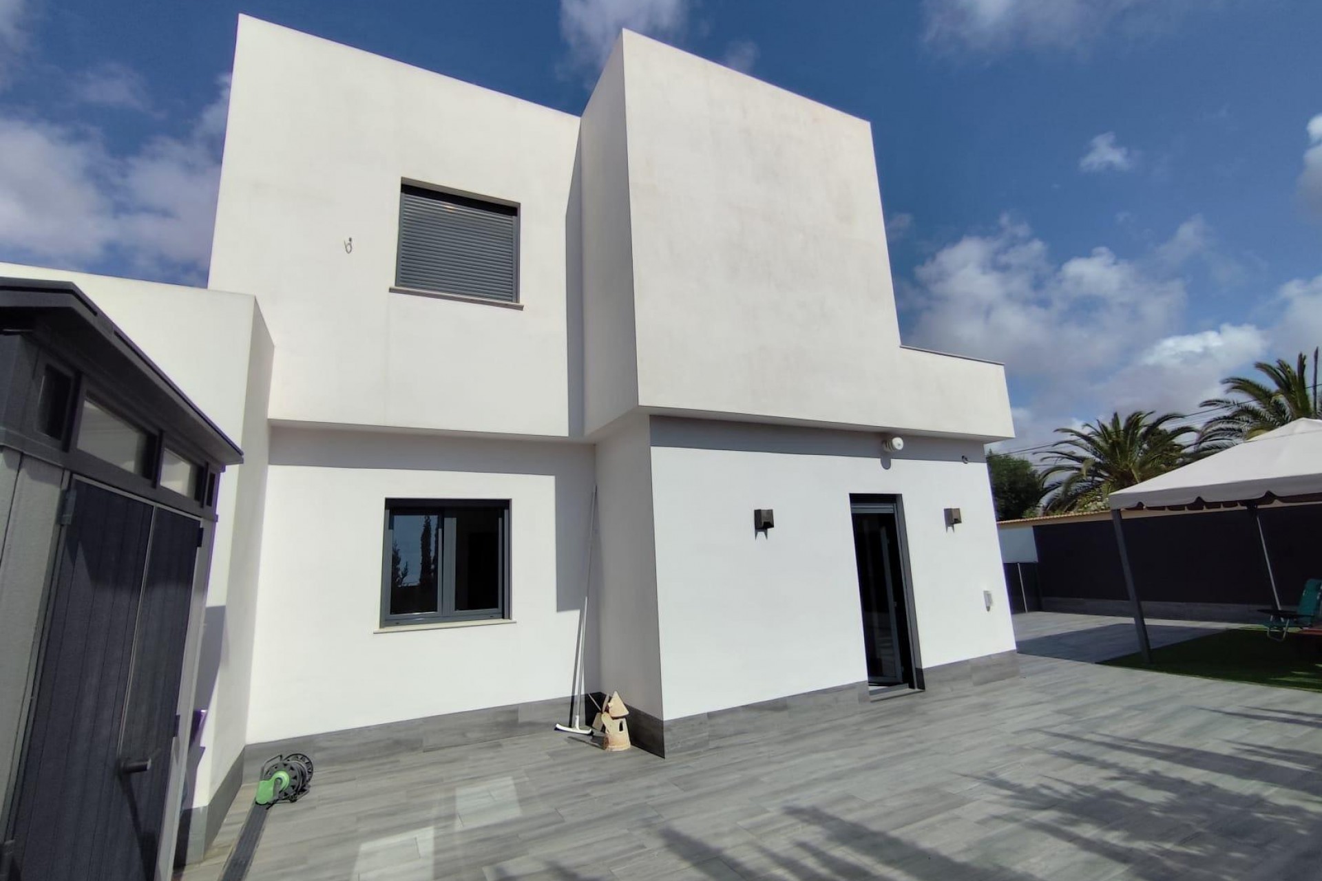 Resale - Villa -
Torrevieja - El Chaparral