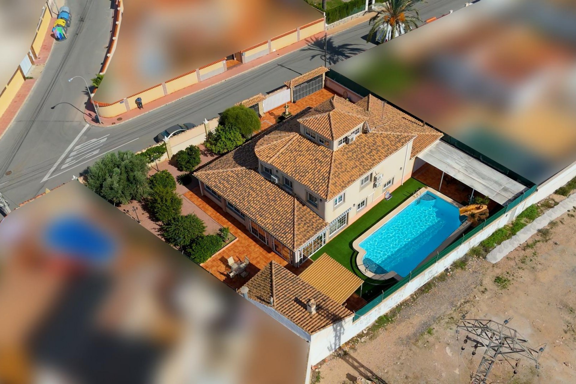 Resale - Villa -
Torrevieja - El Chaparral