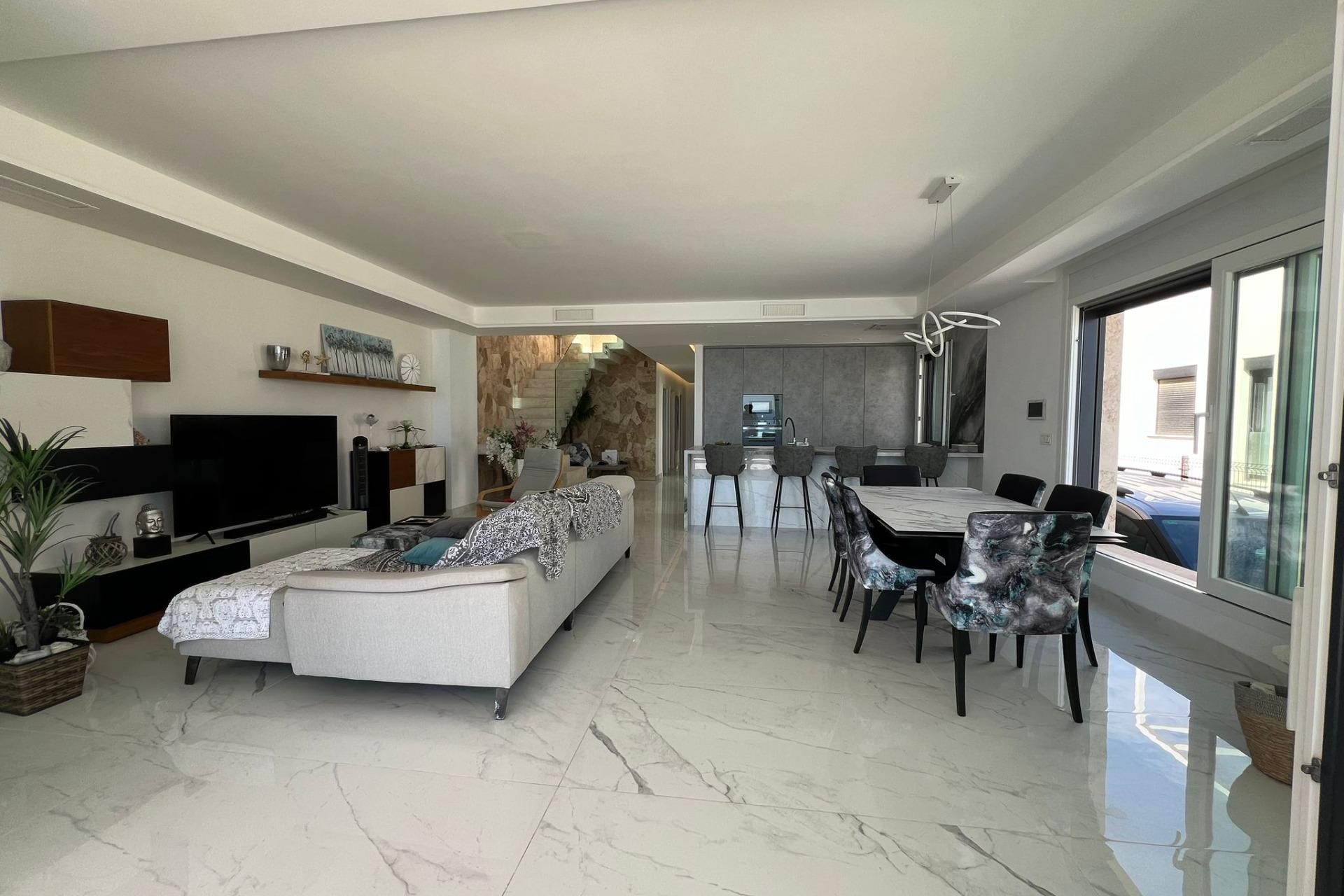 Resale - Villa -
Torrevieja - La Mata