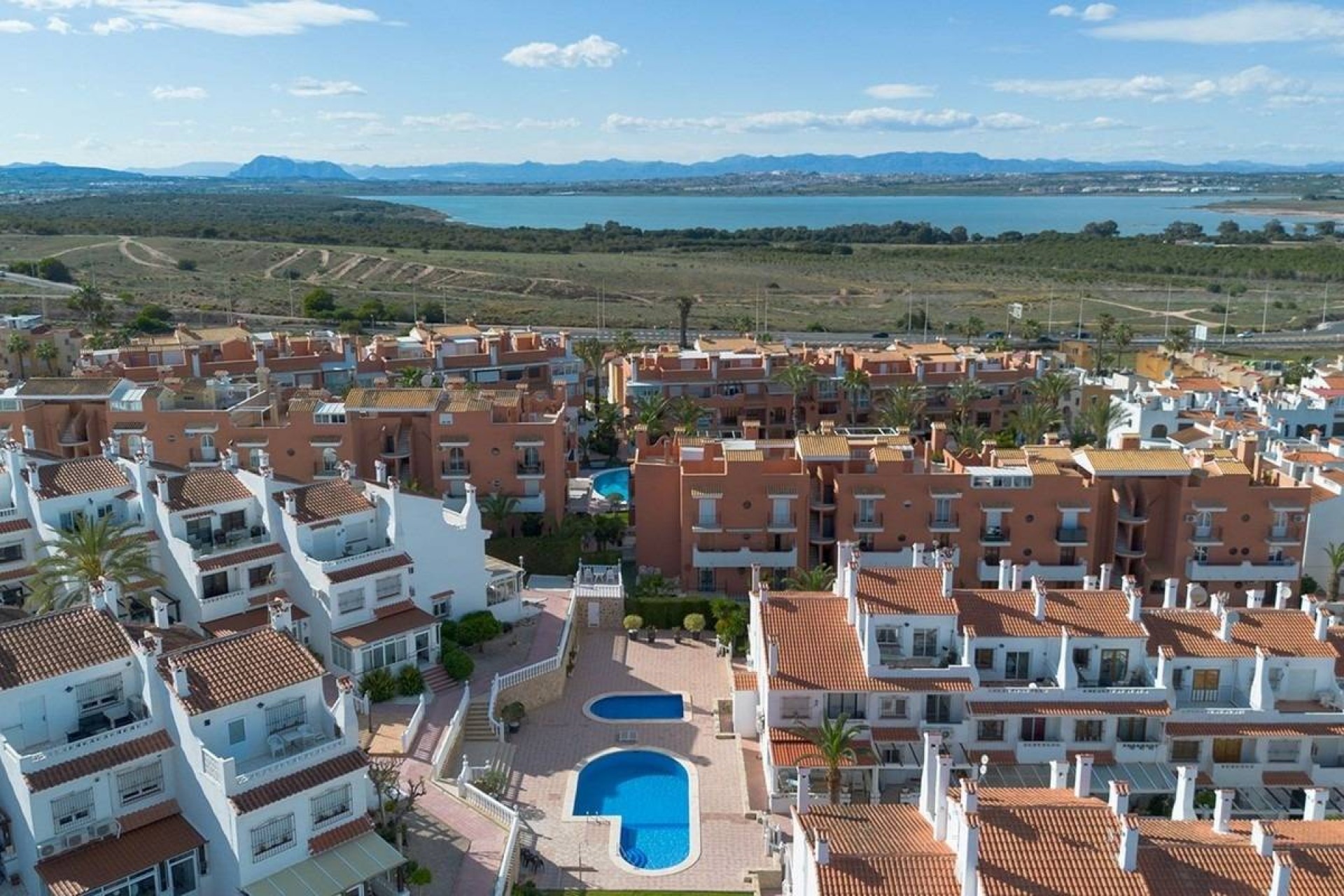 Resale - Villa -
Torrevieja - La Mata