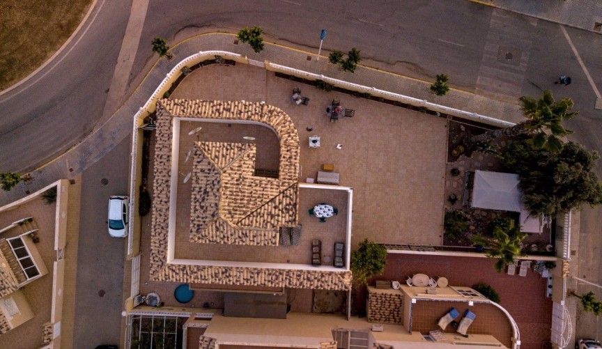 Resale - Villa -
Torrevieja - La Siesta - El Salado - Torreta