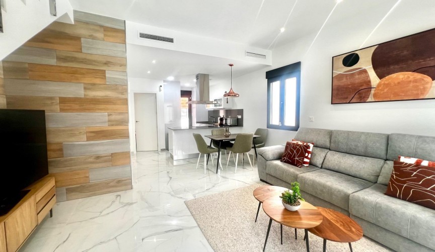 Resale - Villa -
Torrevieja - La Siesta - El Salado - Torreta