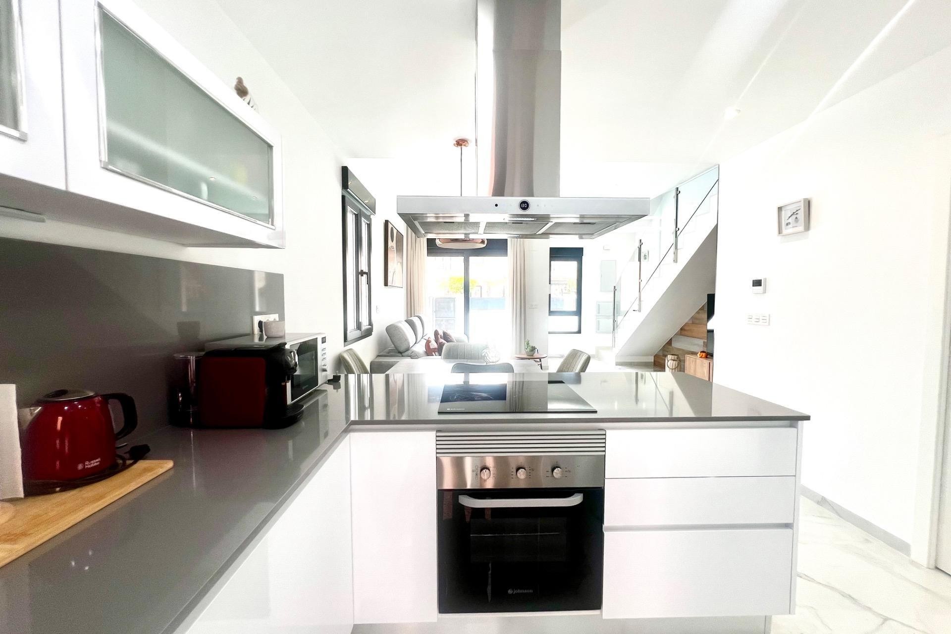 Resale - Villa -
Torrevieja - La Siesta - El Salado - Torreta