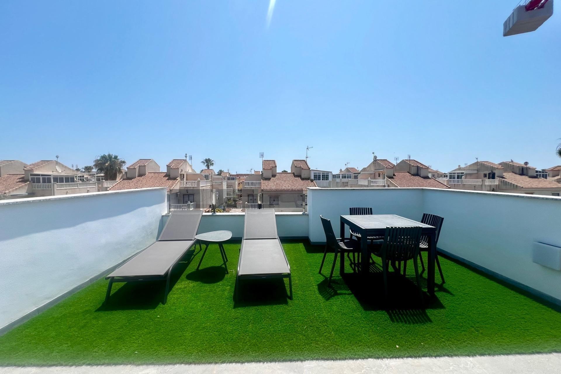 Resale - Villa -
Torrevieja - La Siesta - El Salado - Torreta