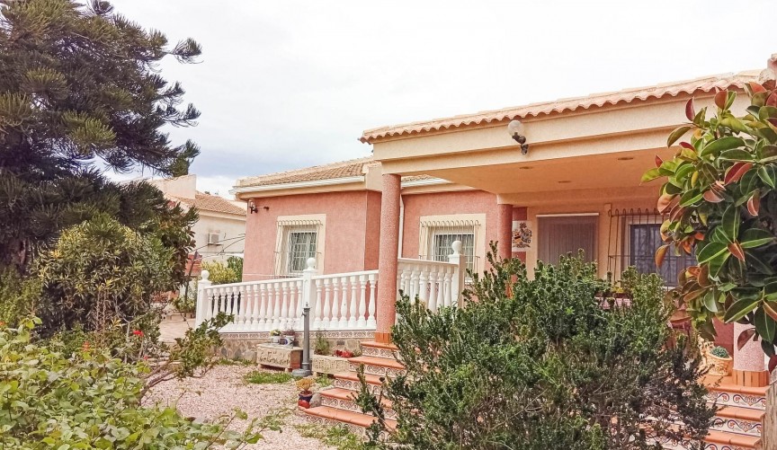 Resale - Villa -
Torrevieja - La Siesta - El Salado - Torreta