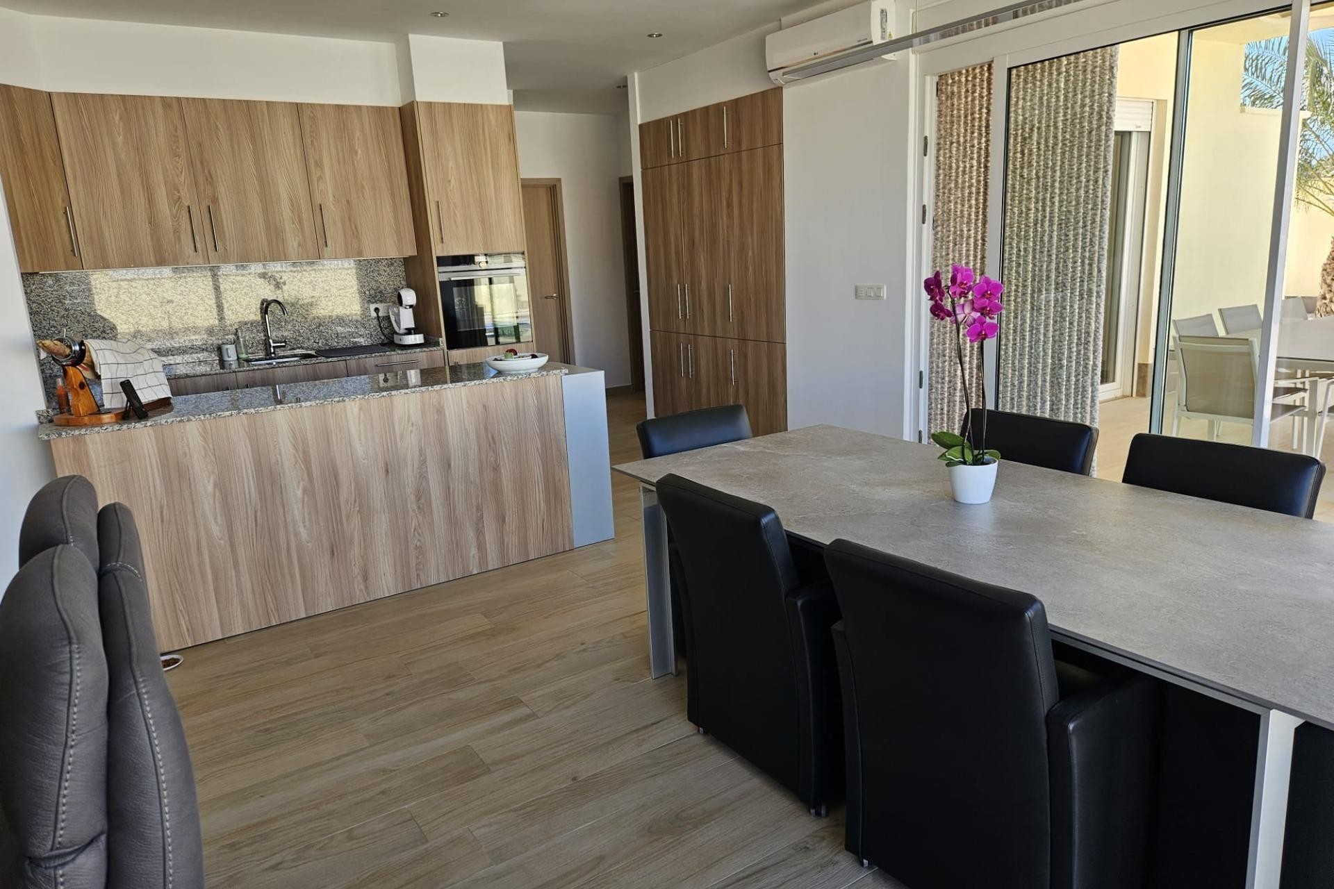 Resale - Villa -
Torrevieja - La Siesta - El Salado - Torreta