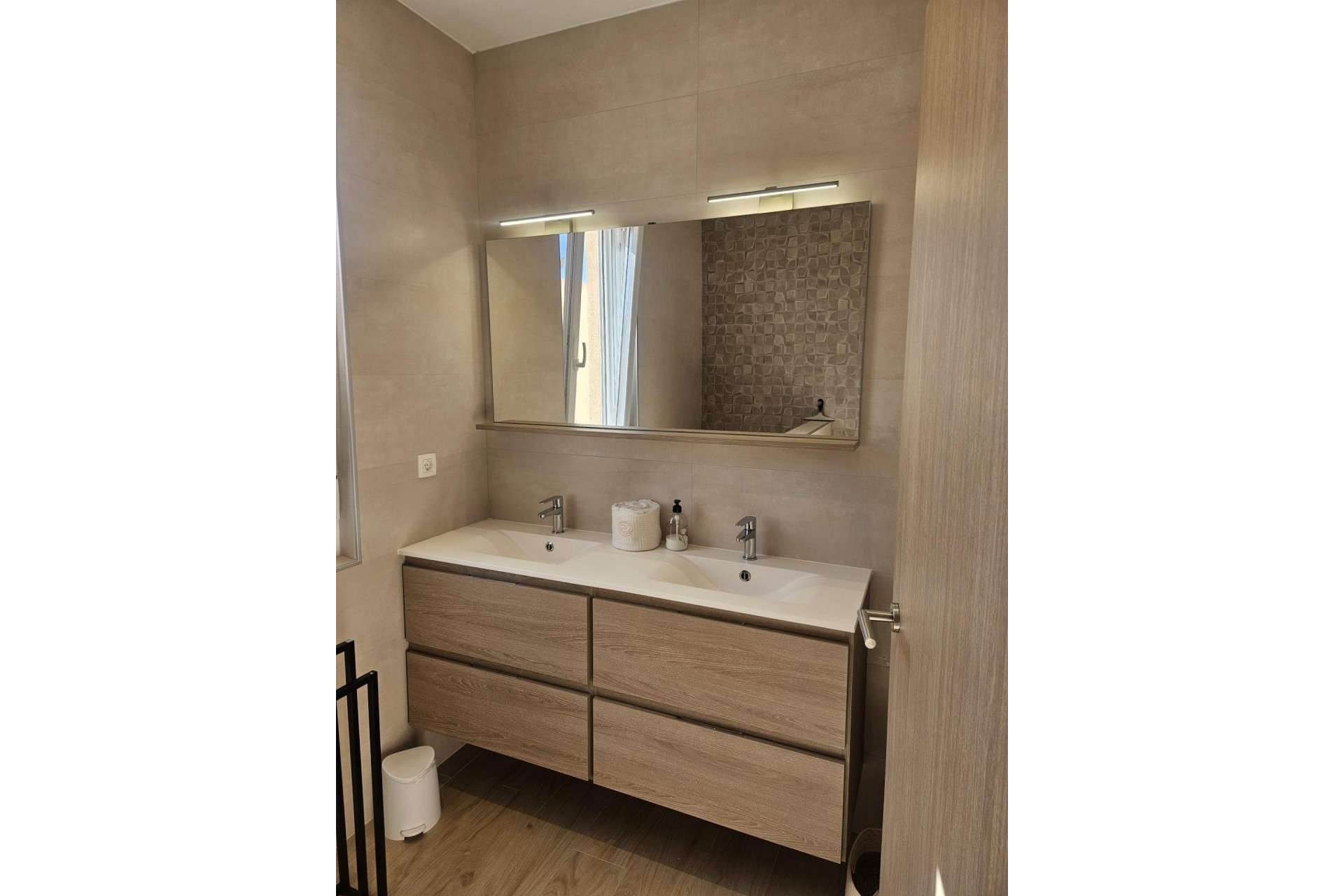 Resale - Villa -
Torrevieja - La Siesta - El Salado - Torreta