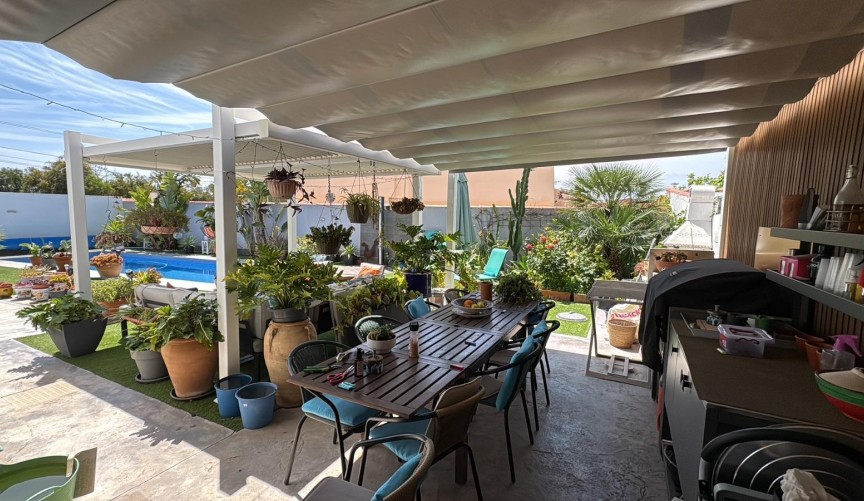 Resale - Villa -
Torrevieja - La Siesta - El Salado - Torreta