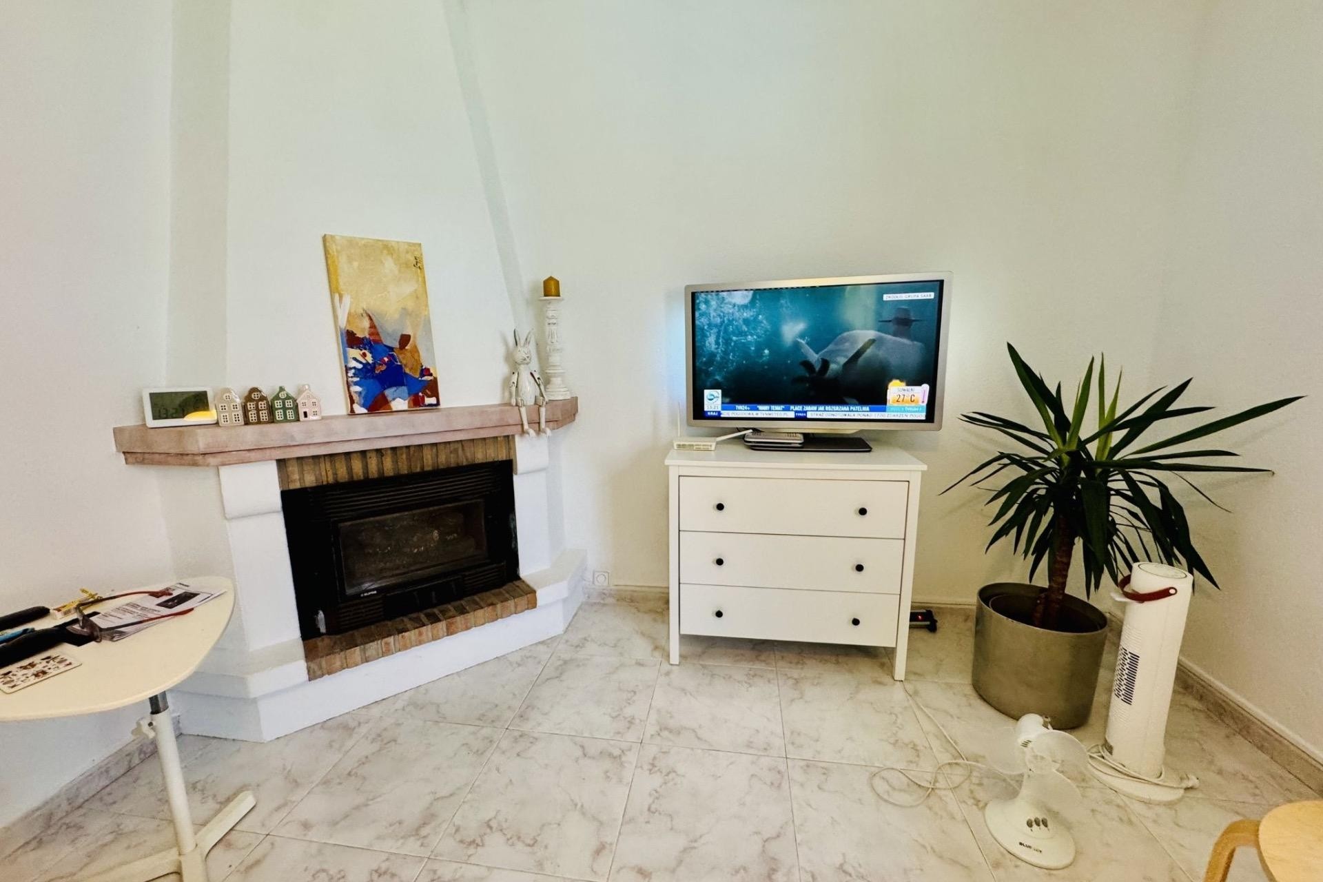 Resale - Villa -
Torrevieja - La Siesta - El Salado - Torreta