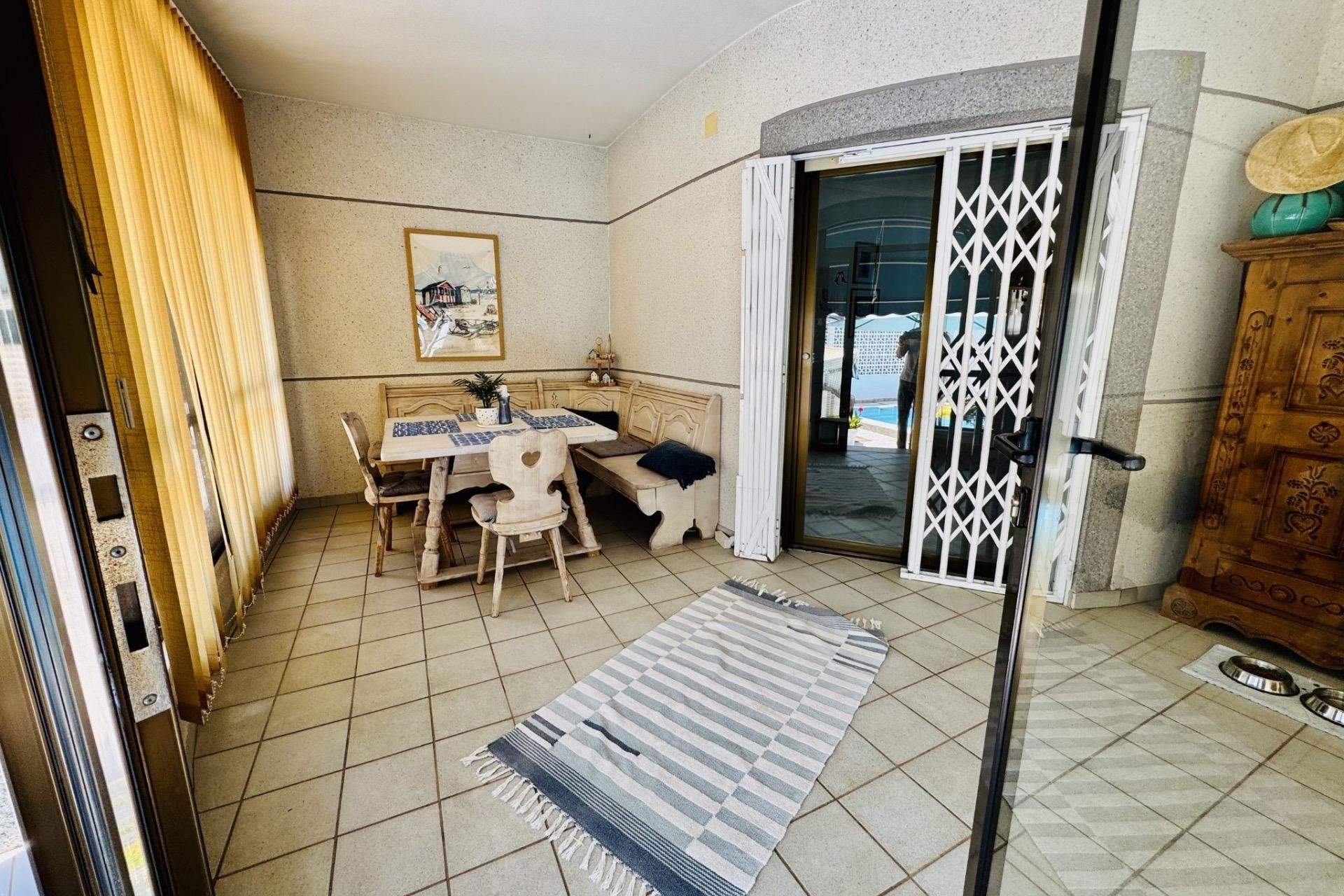 Resale - Villa -
Torrevieja - La Siesta - El Salado - Torreta