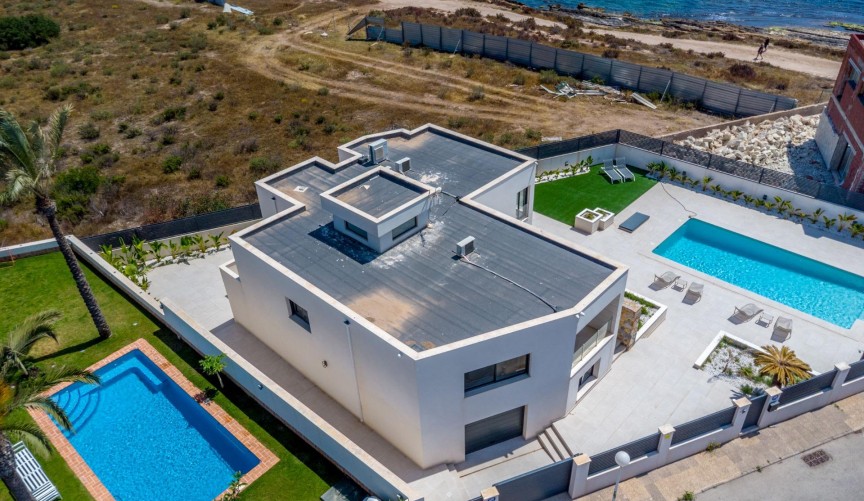Resale - Villa -
Torrevieja - La Veleta