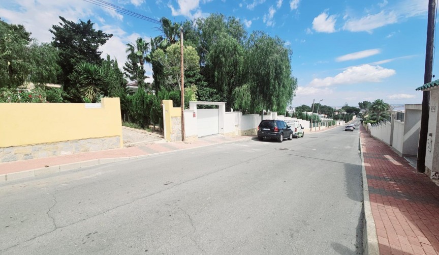 Resale - Villa -
Torrevieja - Los Balcones - Los Altos del Edén