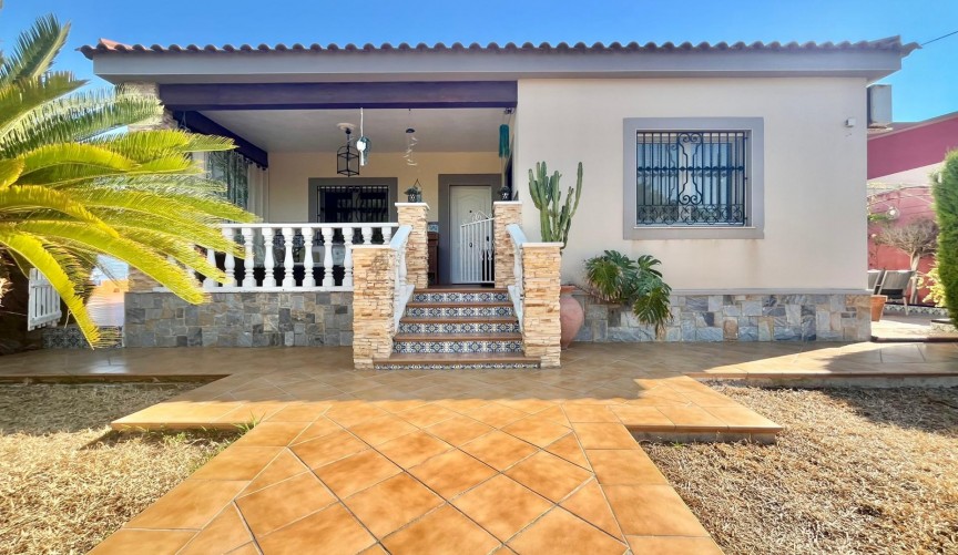Resale - Villa -
Torrevieja - Los Balcones - Los Altos del Edén