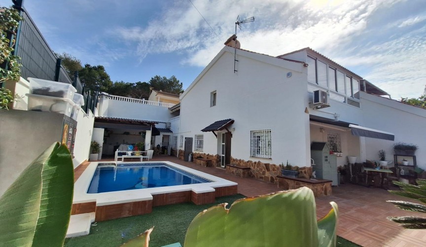 Resale - Villa -
Torrevieja - Los Balcones - Los Altos del Edén