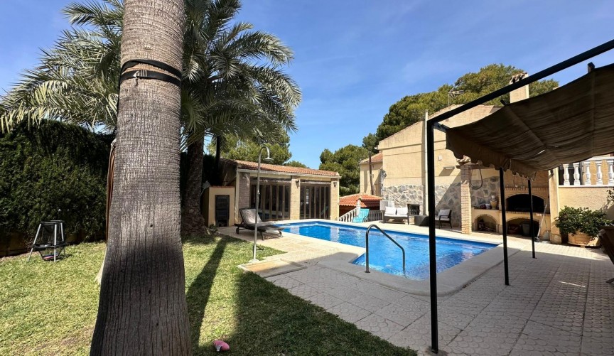 Resale - Villa -
Torrevieja - Los Balcones - Los Altos del Edén