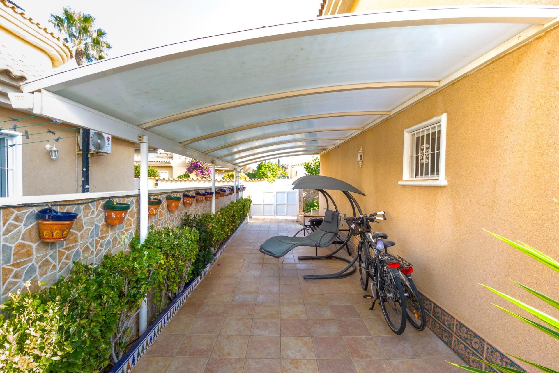 Resale - Villa -
Torrevieja - Los Balcones - Los Altos del Edén