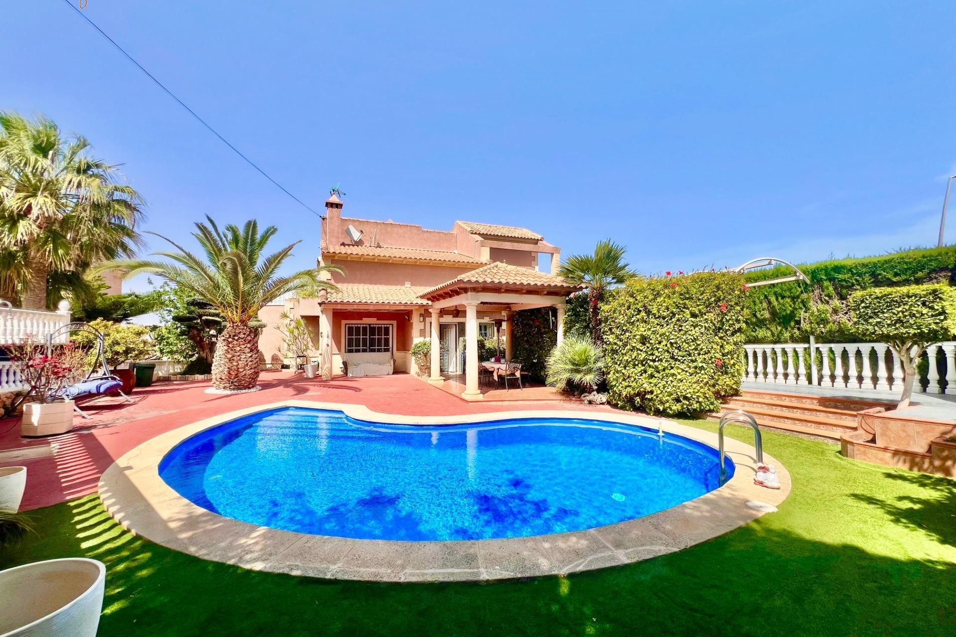 Resale - Villa -
Torrevieja - Los Balcones - Los Altos del Edén