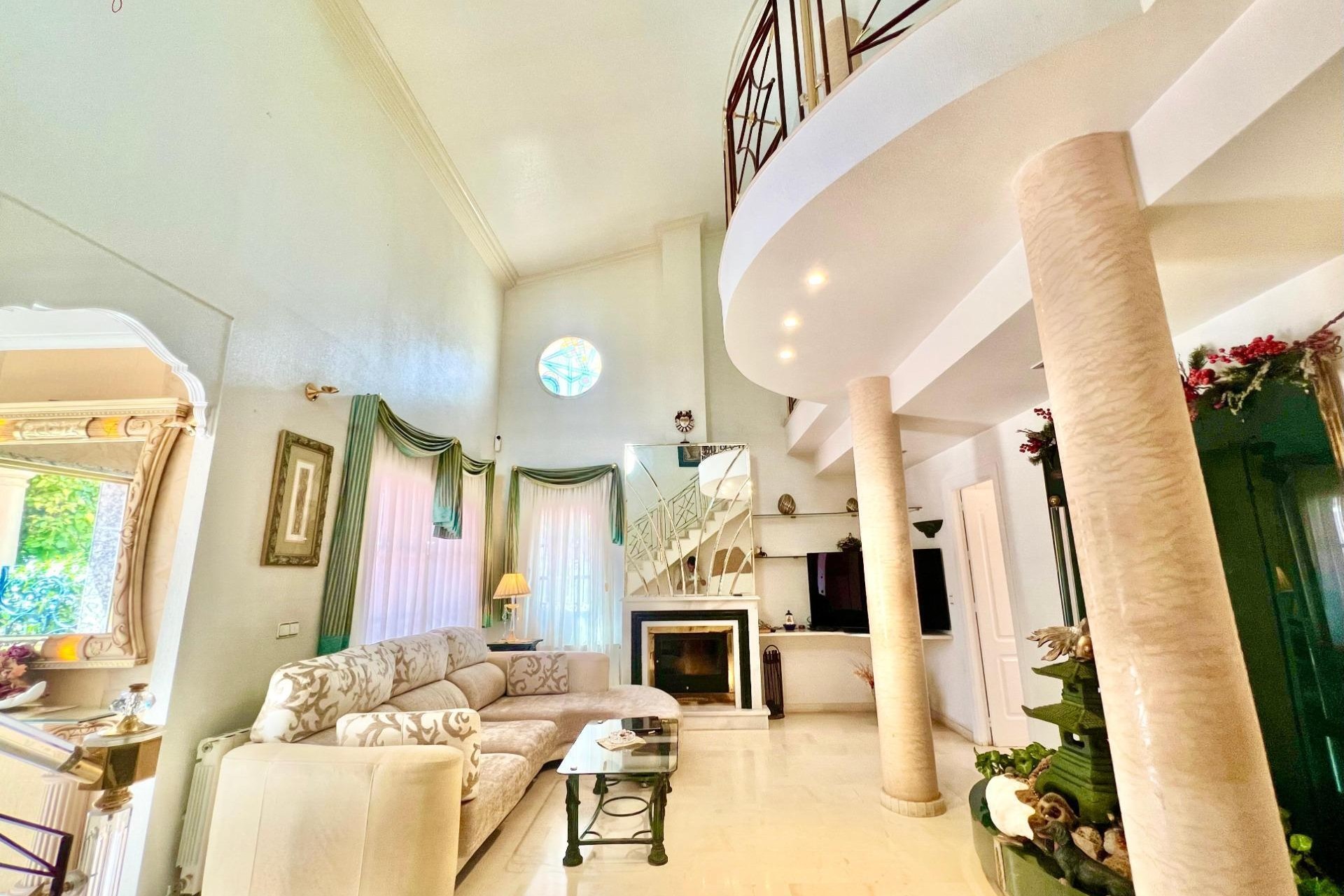 Resale - Villa -
Torrevieja - Los Balcones - Los Altos del Edén