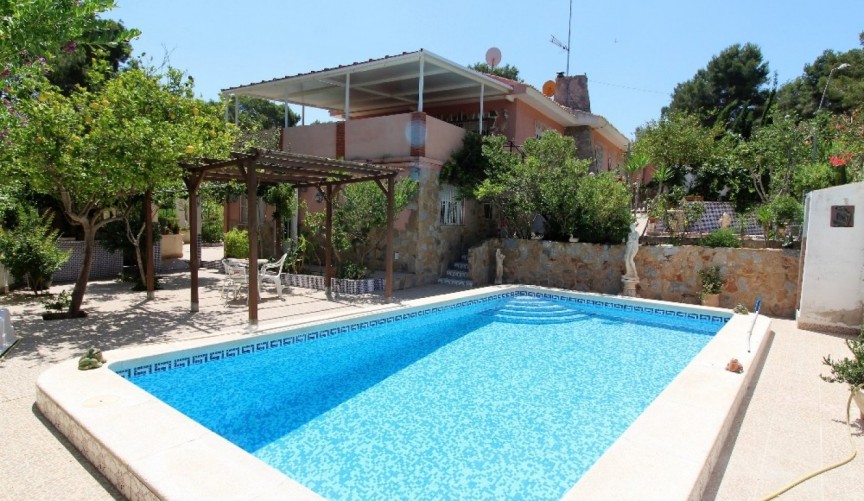 Resale - Villa -
Torrevieja - Los Balcones