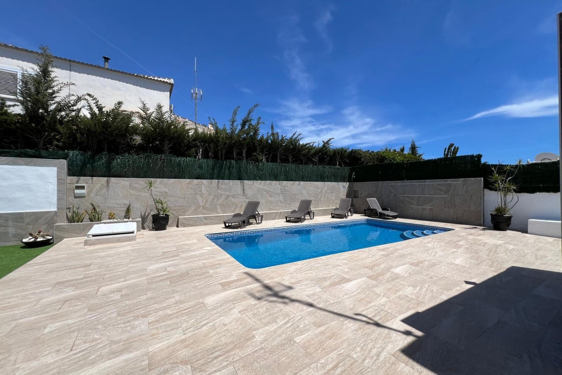 Resale - Villa -
Torrevieja - Los Balcones