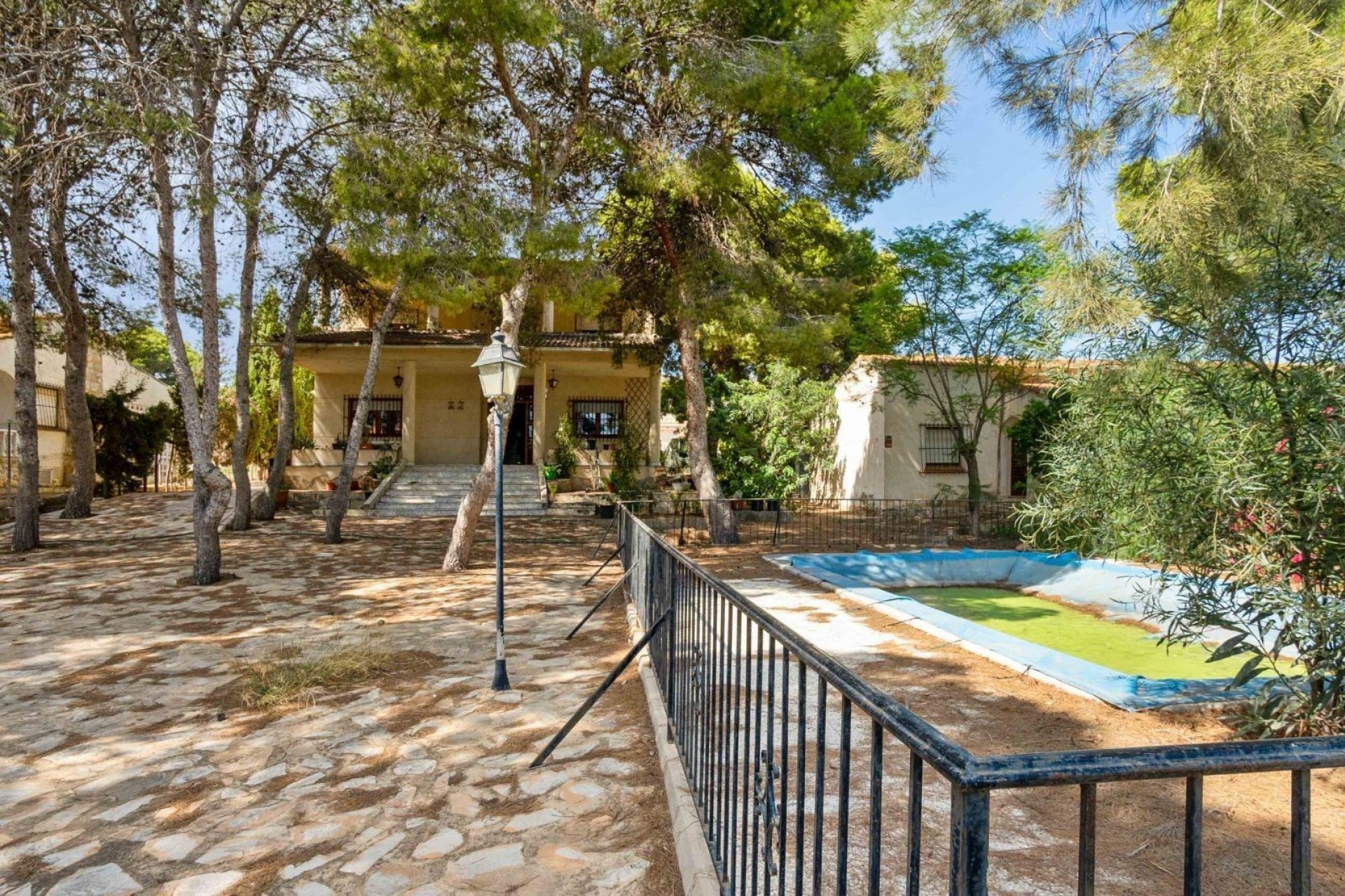 Resale - Villa -
Torrevieja - Los Balcones