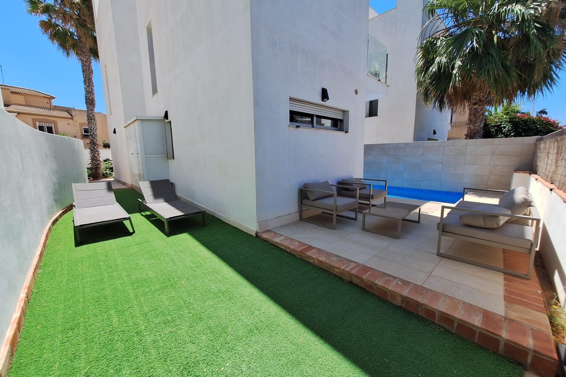 Resale - Villa -
Torrevieja - Los Frutales