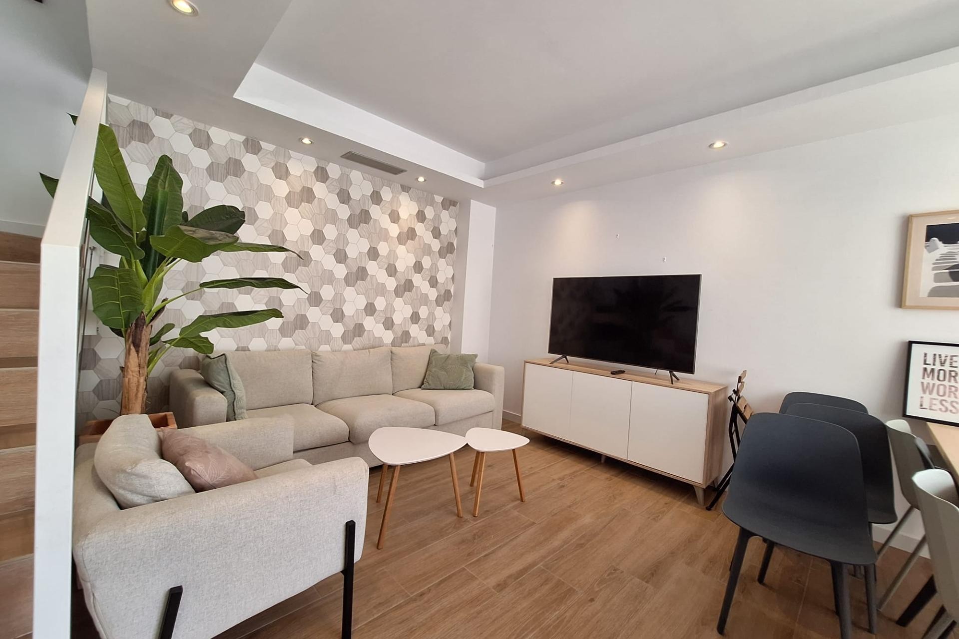 Resale - Villa -
Torrevieja - Los Frutales