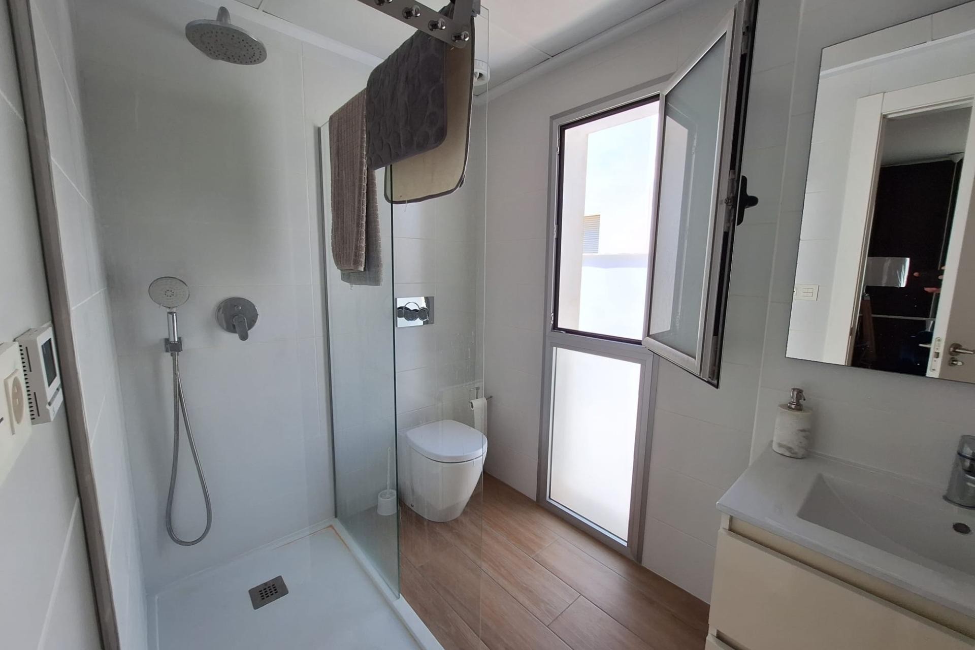 Resale - Villa -
Torrevieja - Los Frutales