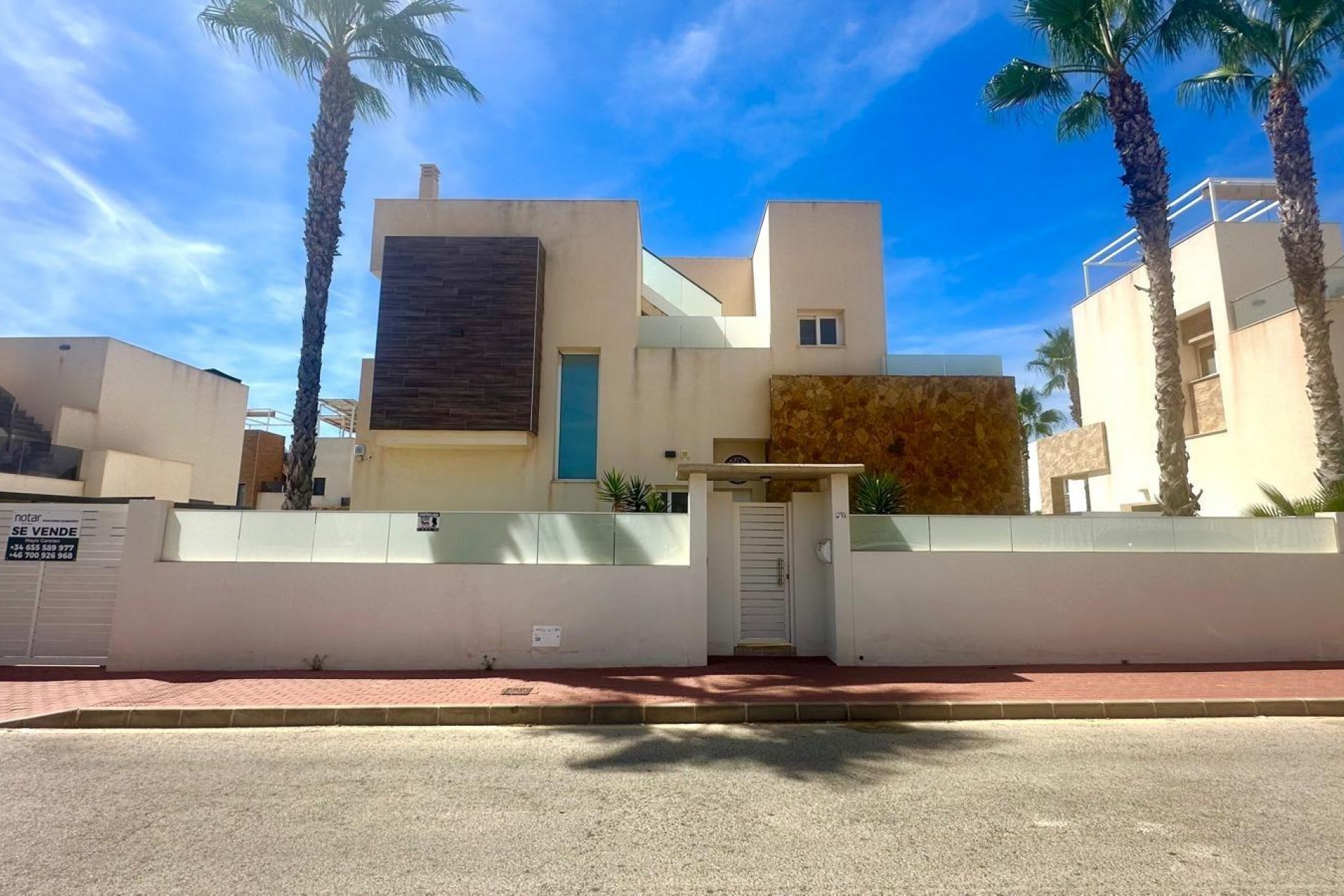 Resale - Villa -
Torrevieja - Miramar - Torre Del Moro