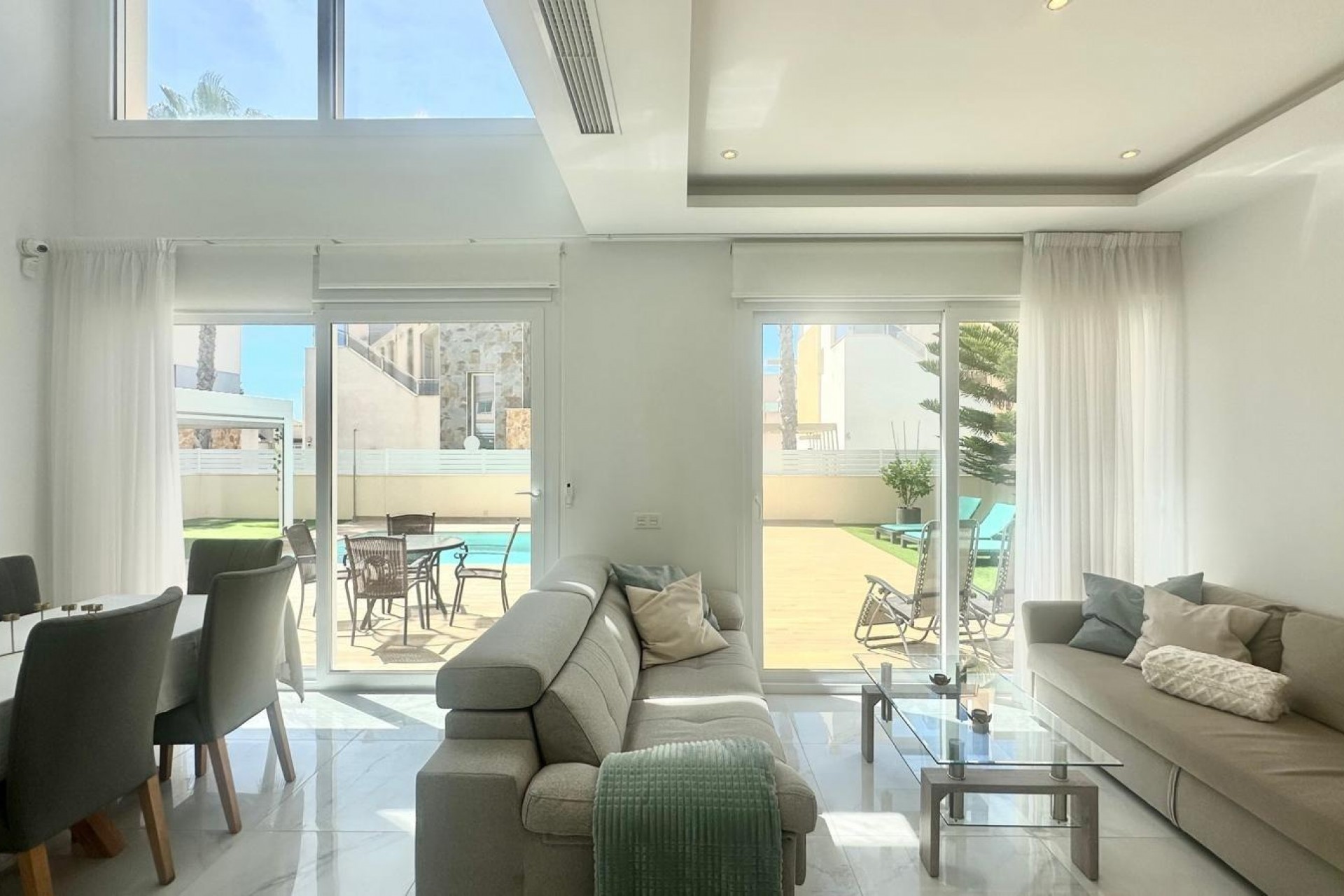 Resale - Villa -
Torrevieja - Miramar - Torre Del Moro