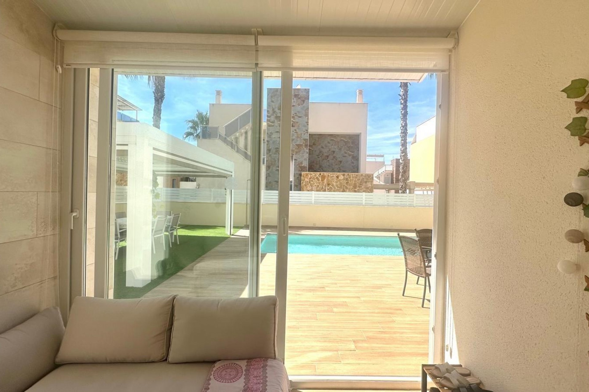 Resale - Villa -
Torrevieja - Miramar - Torre Del Moro