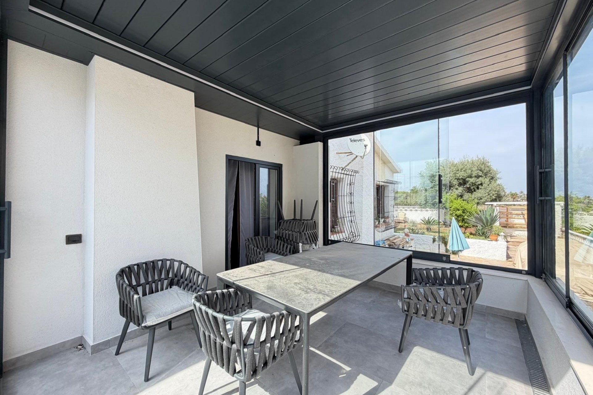 Resale - Villa -
Torrevieja - Punta Prima