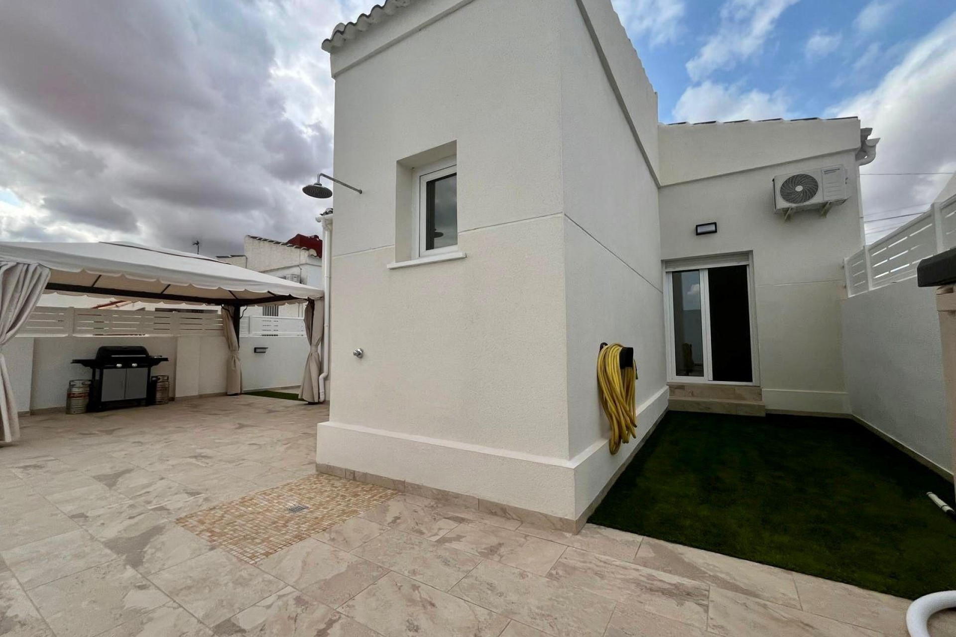 Resale - Villa -
Torrevieja - San Luis