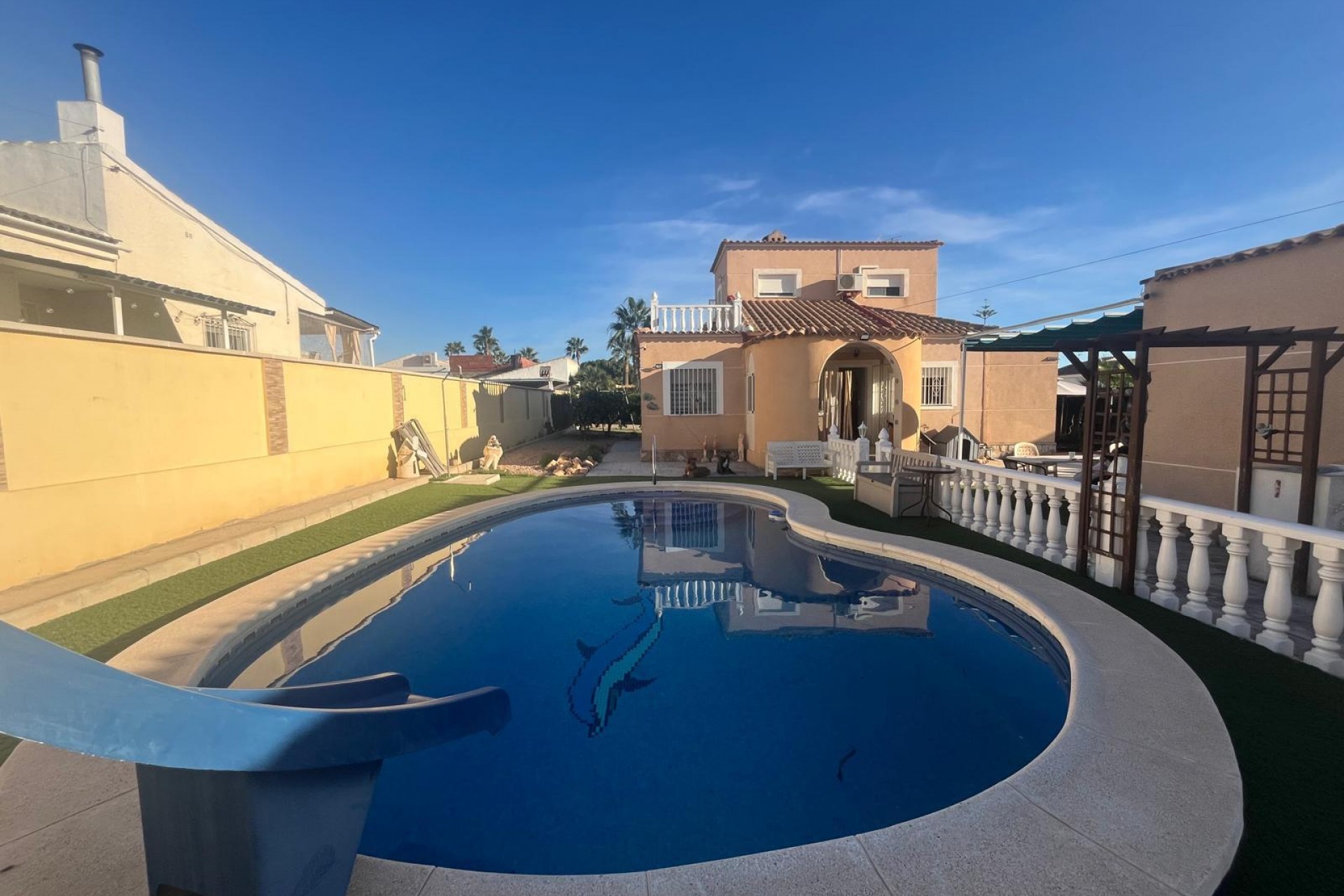 Resale - Villa -
Torrevieja - San Luis