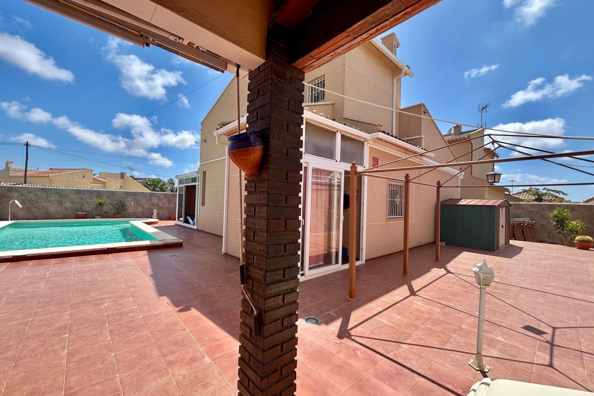 Resale - Villa -
Torrevieja - San Luis