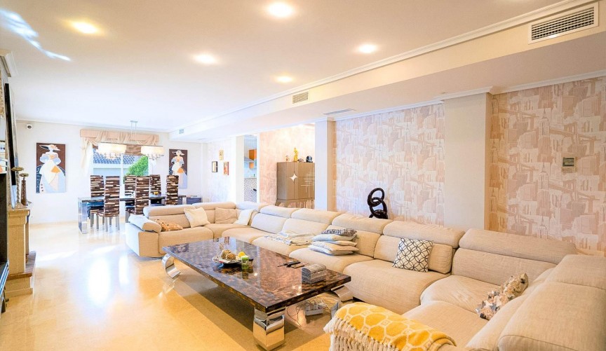 Resale - Villa -
Torrevieja - Torre La Mata