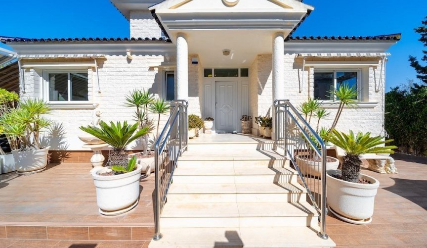 Resale - Villa -
Torrevieja - Torre La Mata