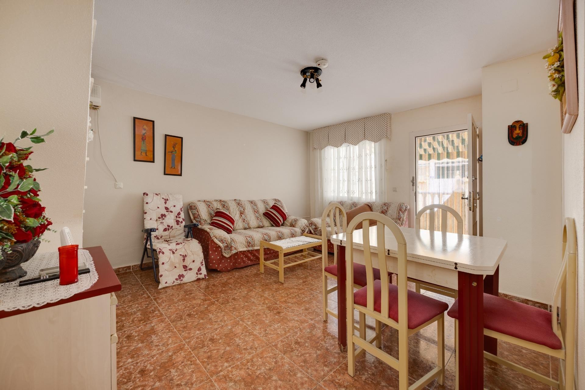 Resale - Villa -
Torrevieja - Torretas
