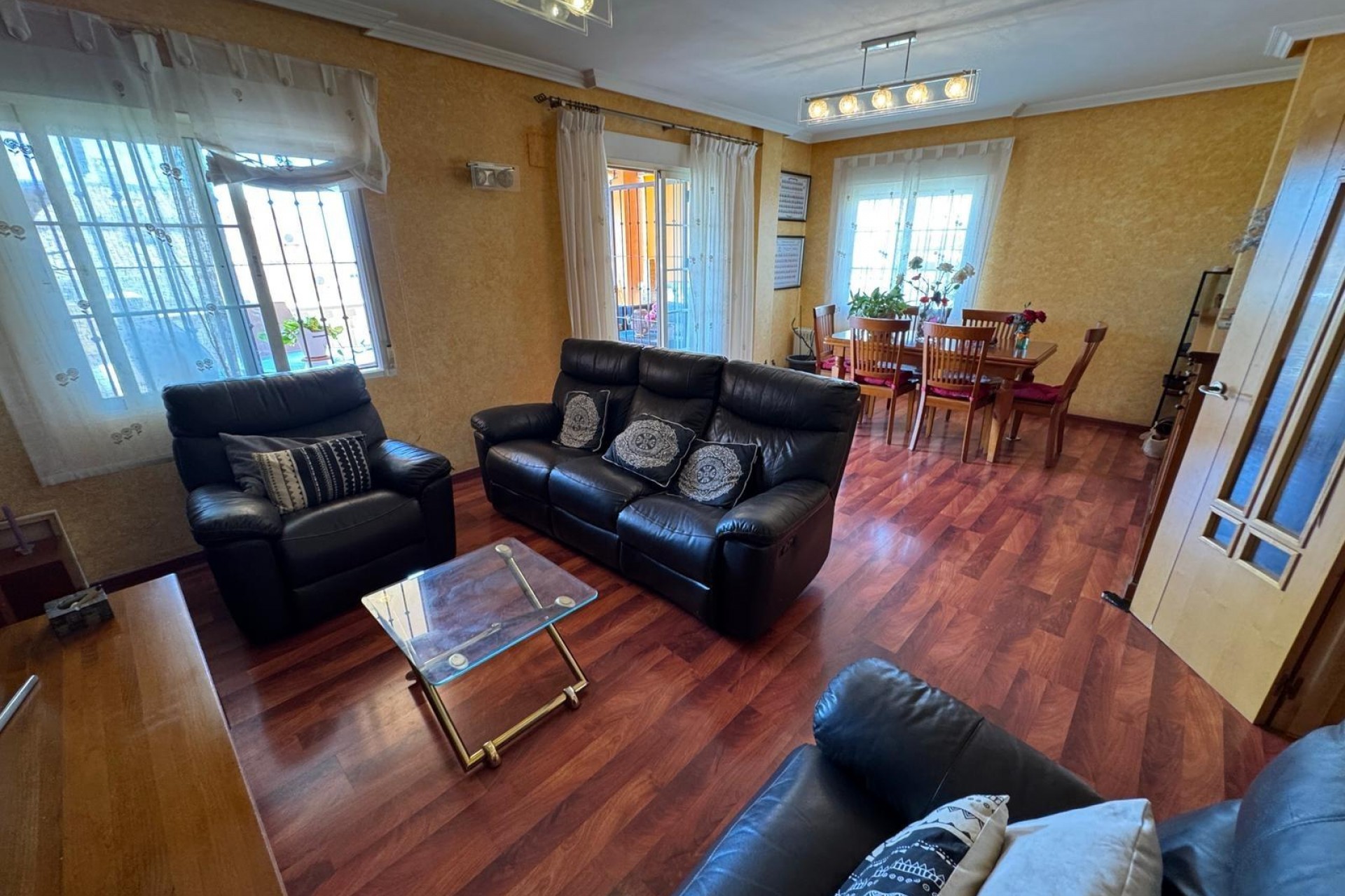 Resale - Villa -
Torrevieja - Zona Los Frutales