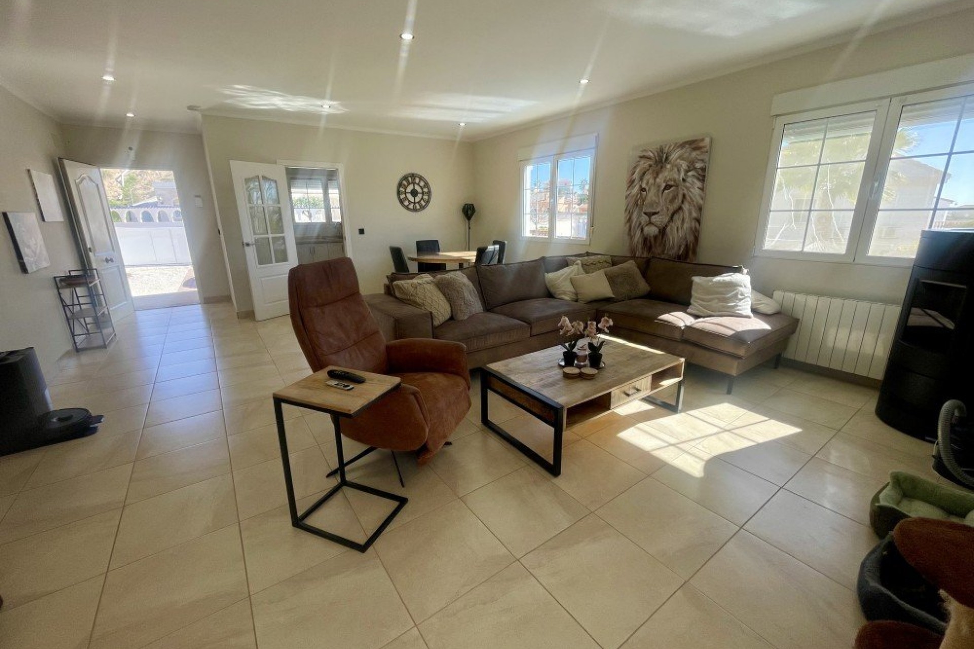 Resale - Villa -
Urb. La Marina - Inland