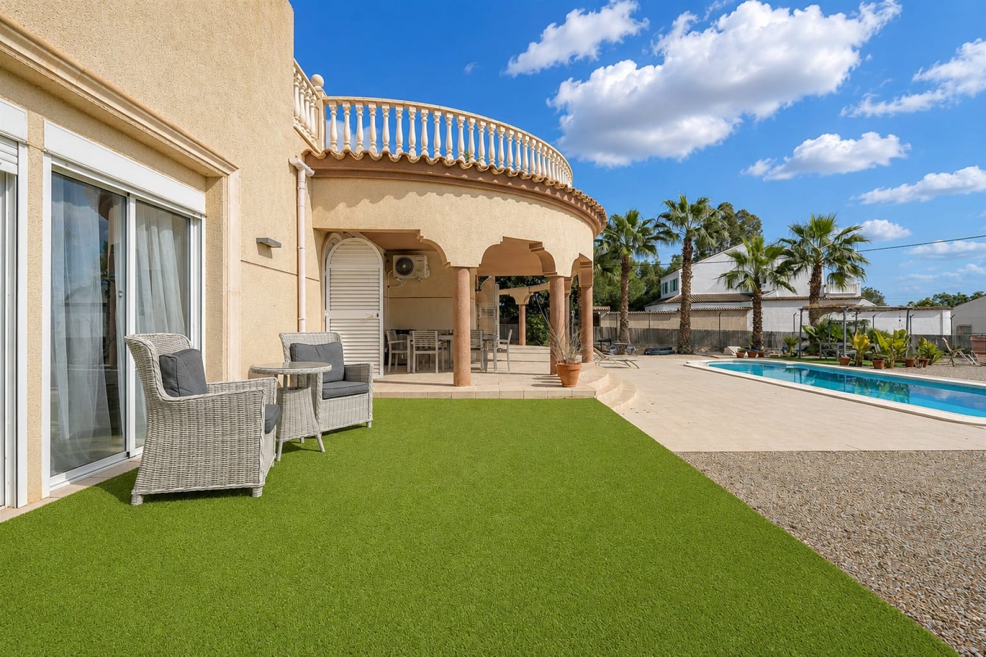 Resale - Villa -
Valle Del Sol - Inland