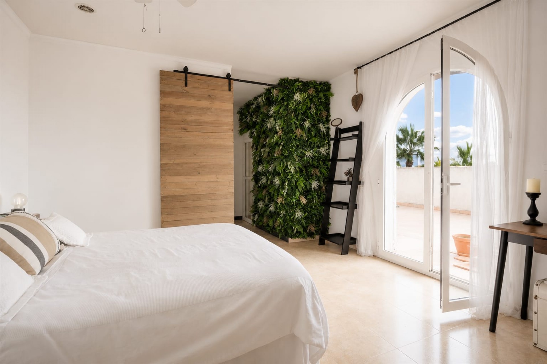 Resale - Villa -
Valle Del Sol - Inland
