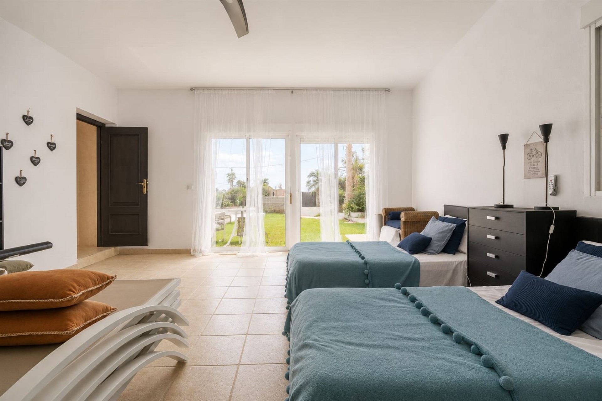 Resale - Villa -
Valle Del Sol - Inland